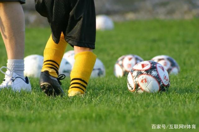 名宿：应让齐尔克泽多踢球，库尼亚不适合伪九号